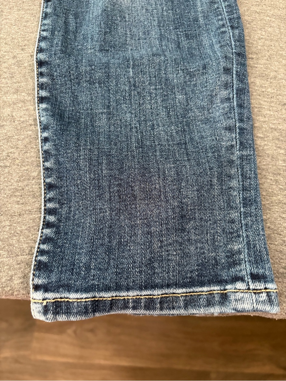 Judy Blue Mid-Rise Distressed Boyfriend Jeans - Picture 4 of 12